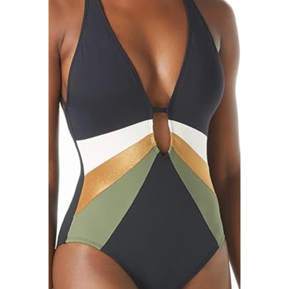Stylish Women's Colorblock Swimsuit